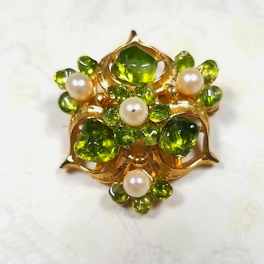 Vintage Faux Pearl Glass Stone Goldtone Brooch